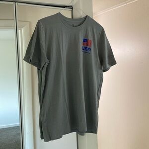 NWOT Mens Under Armour T-shirt (L)